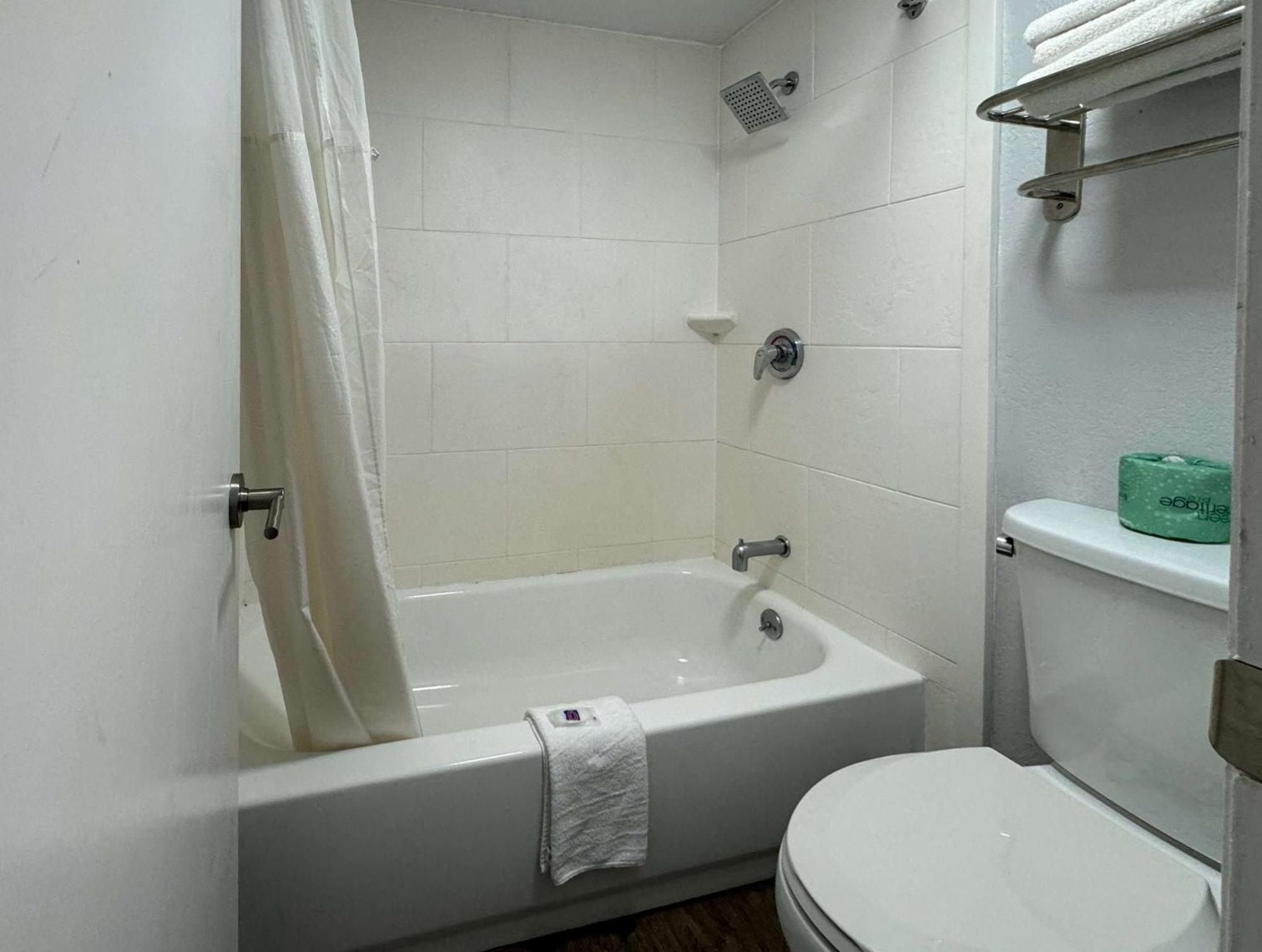Motel 6 Huntsville Al University Dr. Exterior photo